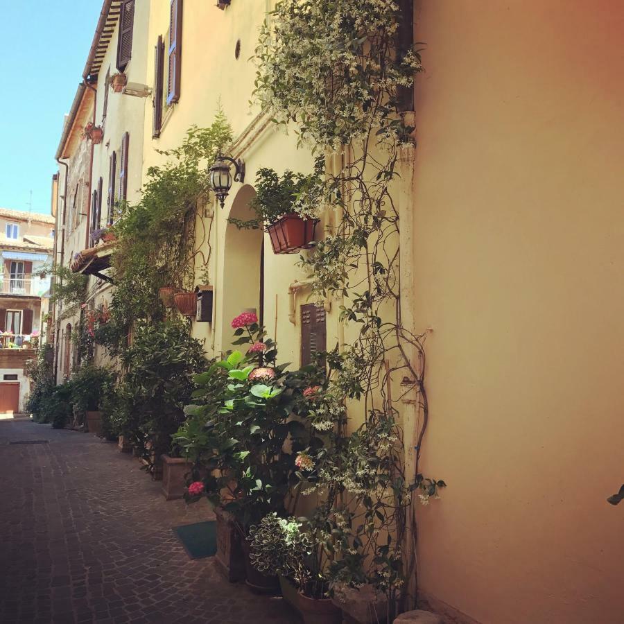 B&B La Dimora Del Capitano Fabriano Exteriér fotografie